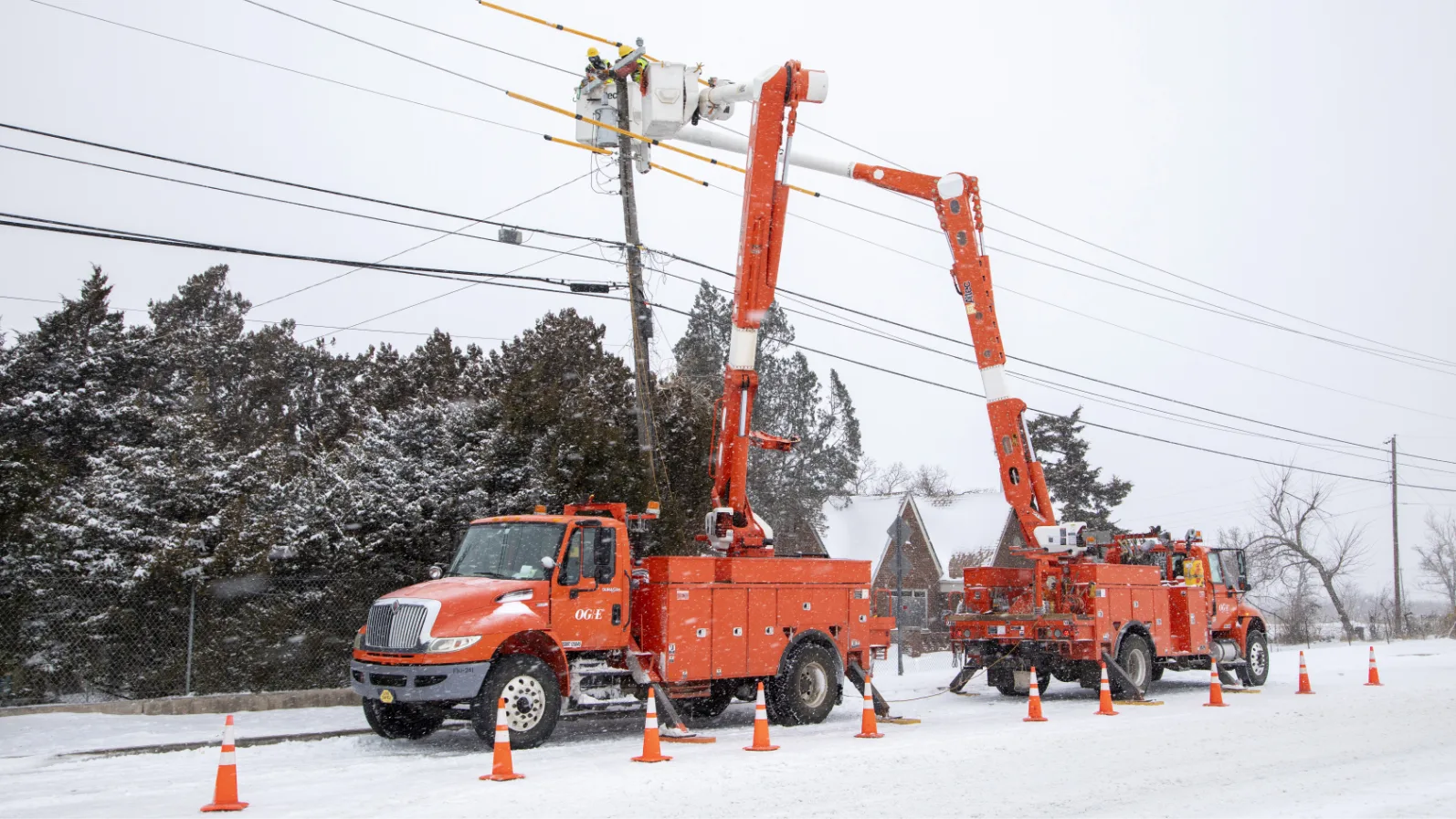 OG&E-trucks-grid-vision